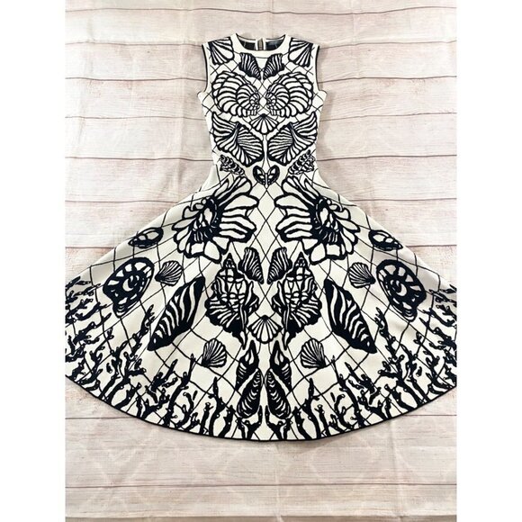 Alexander McQueen Womens Sleeveless Shell Jacqured Midi Dress - XS - Picture 8 of 16